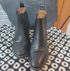 Black ankle heeled boots